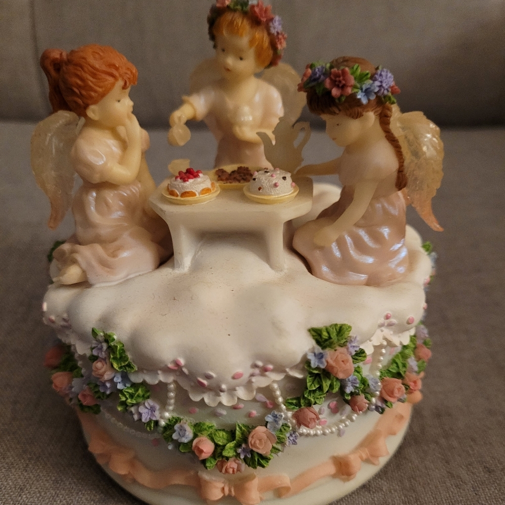 Musical figurines